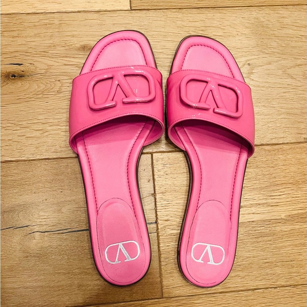 COPY - Valentino Garavani V Logo Barbie Pink! dust bags and box! Size 40